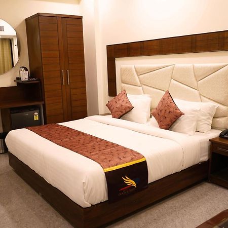 Hotel Doon's Pride Dehradun Buitenkant foto