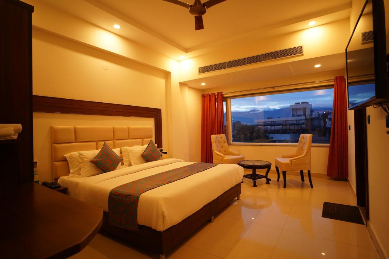 Hotel Doon's Pride Dehradun Buitenkant foto